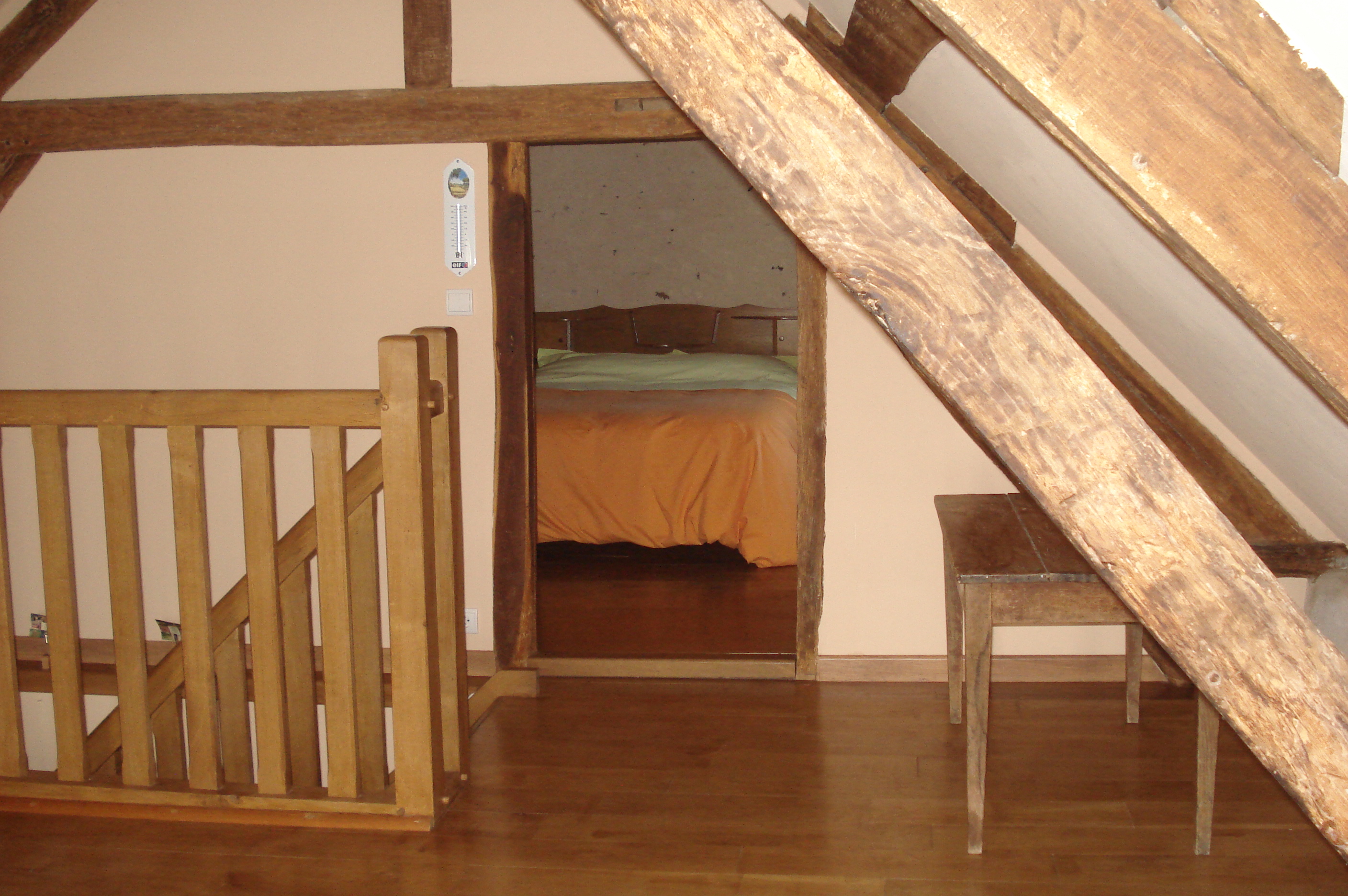 Porte ouvrant sur l'autre chambre.