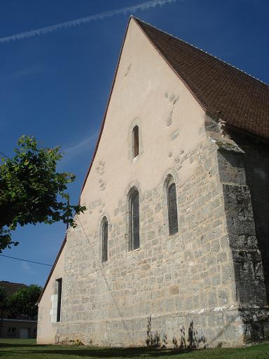 Une �glise entretenue au coeur de Courtemaux.